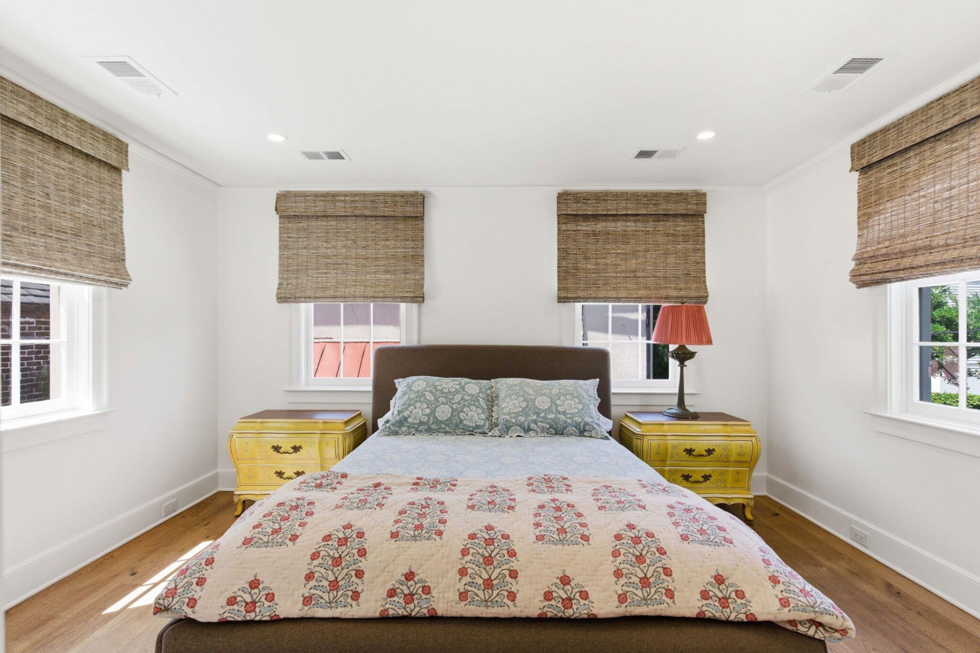 55 Elizabeth Street Photo 63