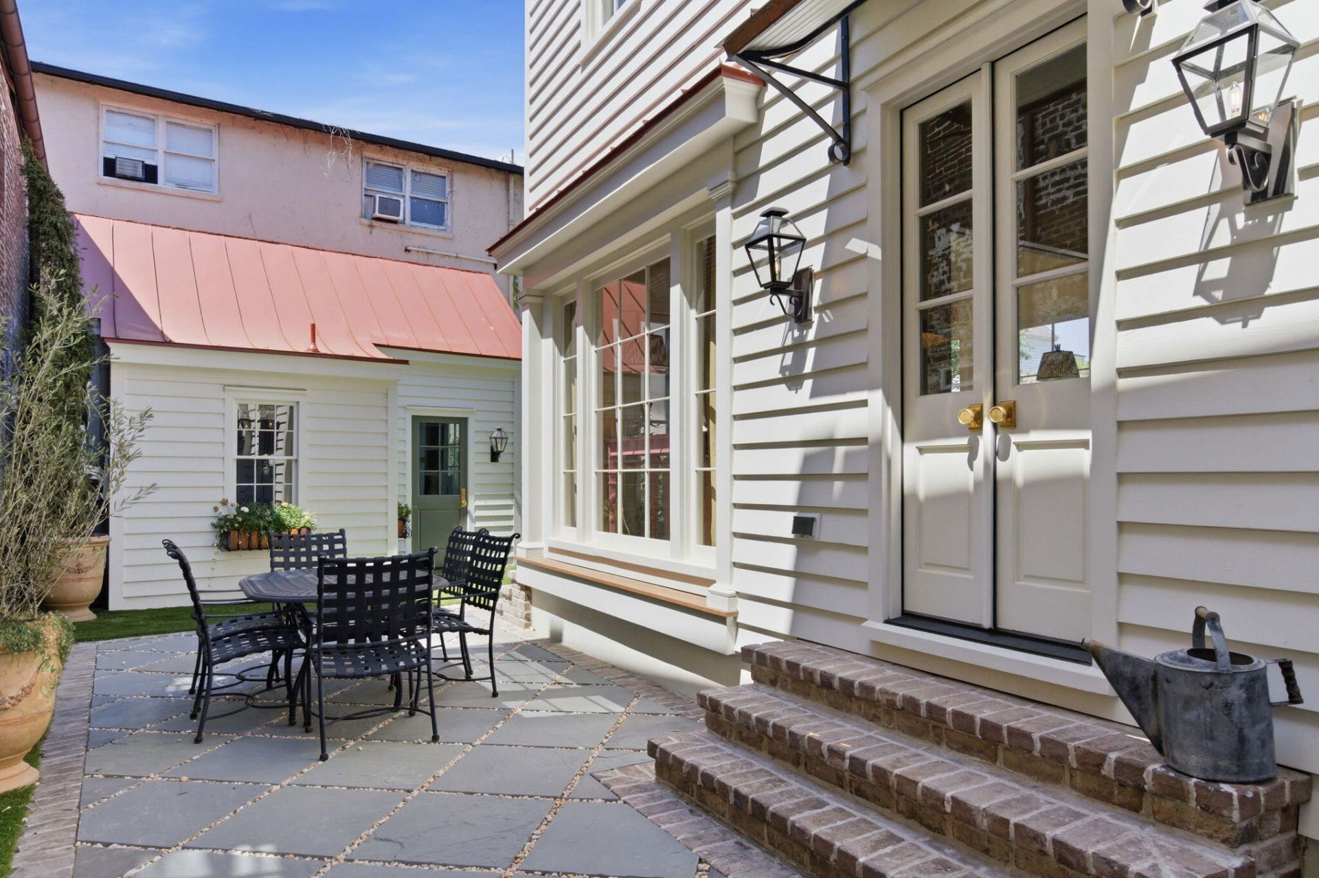 55 Elizabeth Street Photo 69