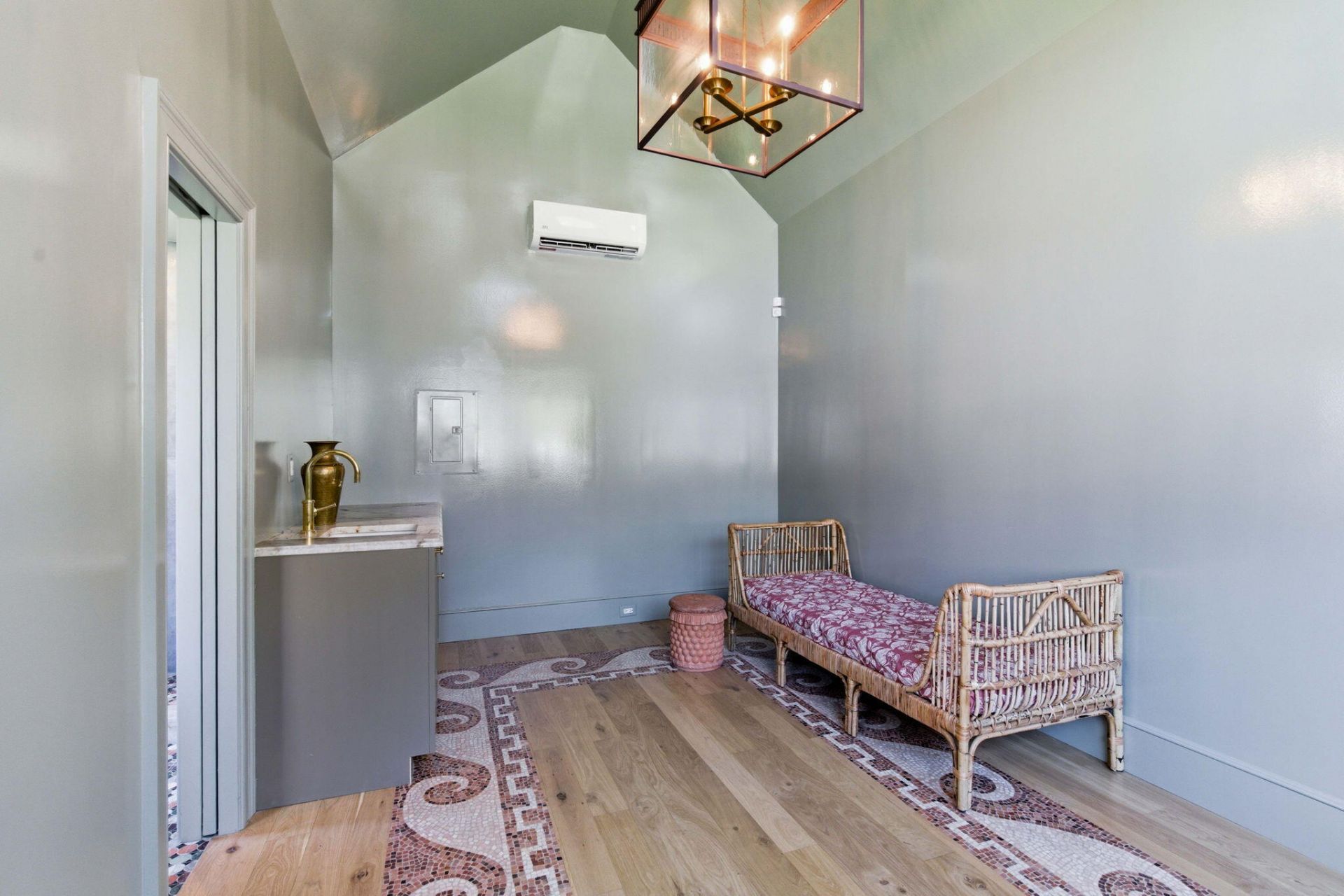 55 Elizabeth Street Photo 75