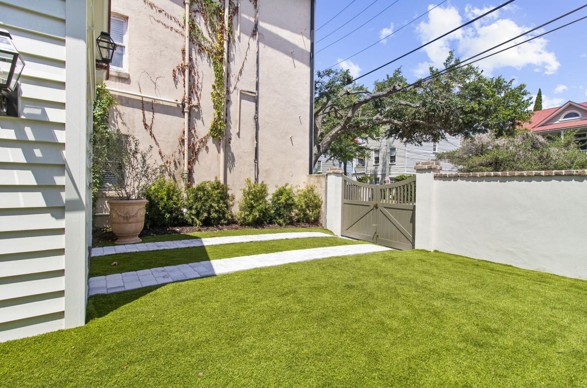 55 Elizabeth Street Photo 83
