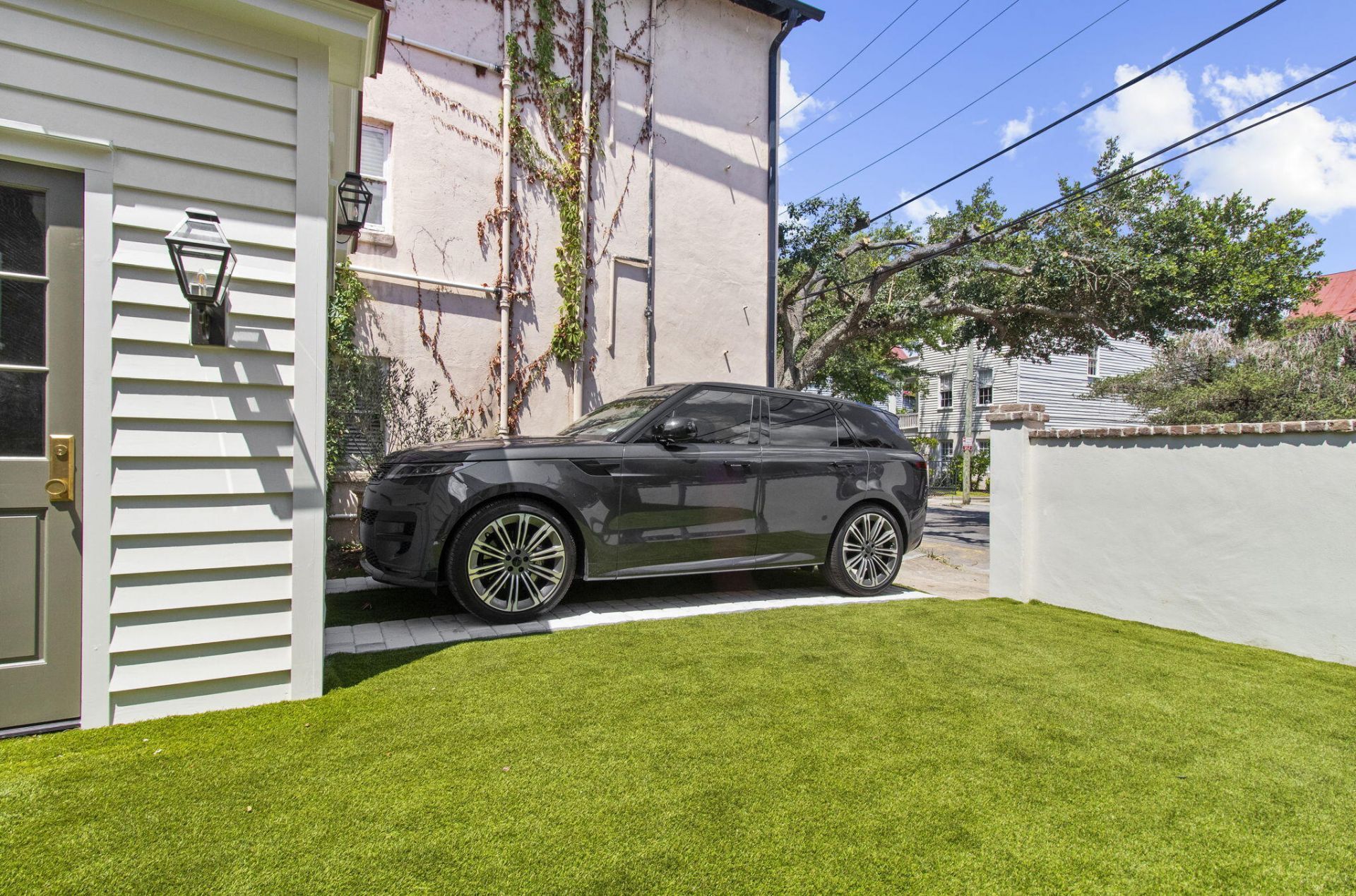 55 Elizabeth Street Photo 85