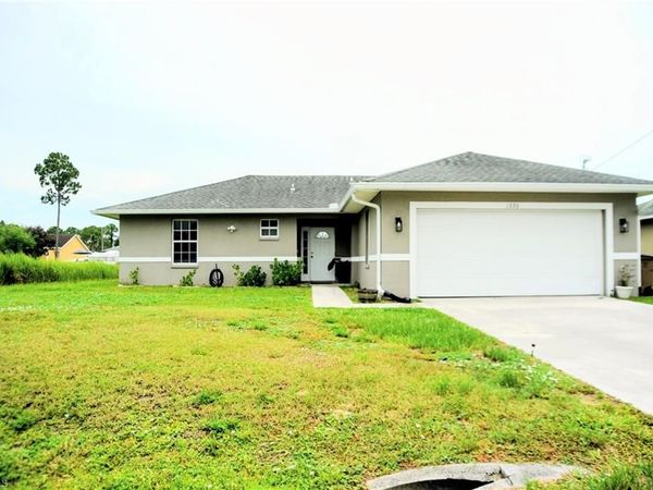 1220 Cloplon ST E, LEHIGH ACRES, FL 33974