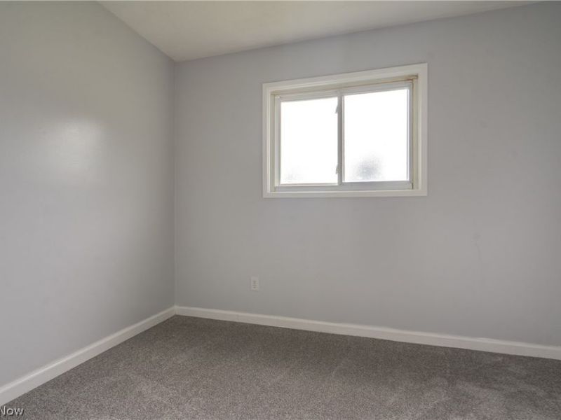 2415 Regentview Street NE, Canton, OH 44705 Photo 11