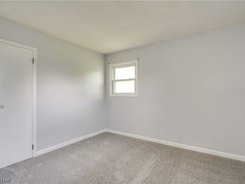2415 Regentview Street NE, Canton, OH 44705 Photo 13