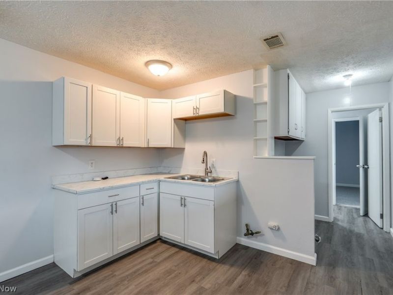 2415 Regentview Street NE, Canton, OH 44705 Photo 18