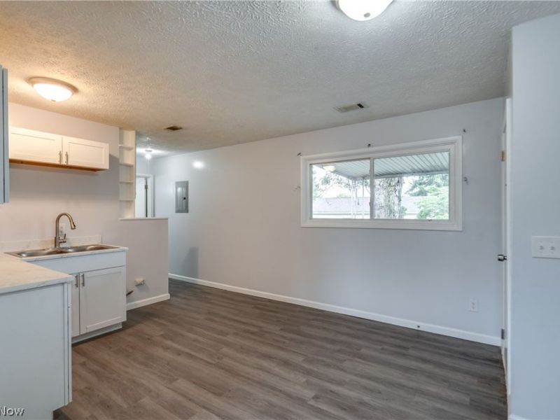 2415 Regentview Street NE, Canton, OH 44705 Photo 20