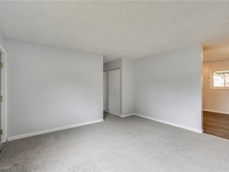 2415 Regentview Street NE, Canton, OH 44705 Photo 21