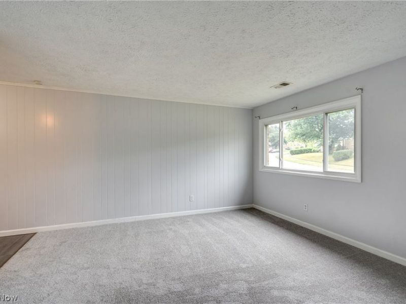 2415 Regentview Street NE, Canton, OH 44705 Photo 23
