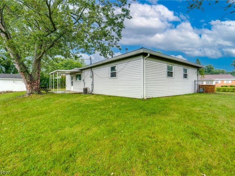 2415 Regentview Street NE, Canton, OH 44705 Photo 25