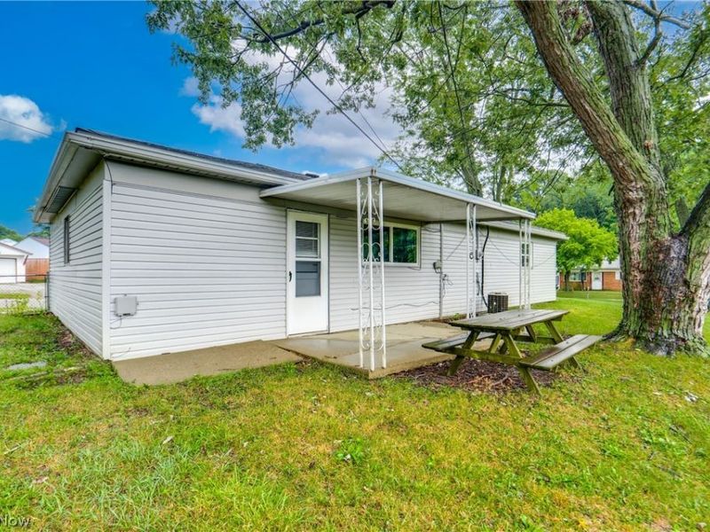 2415 Regentview Street NE, Canton, OH 44705 Photo 26