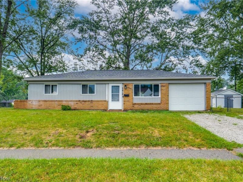 2415 Regentview Street NE, Canton, OH 44705 Photo 29