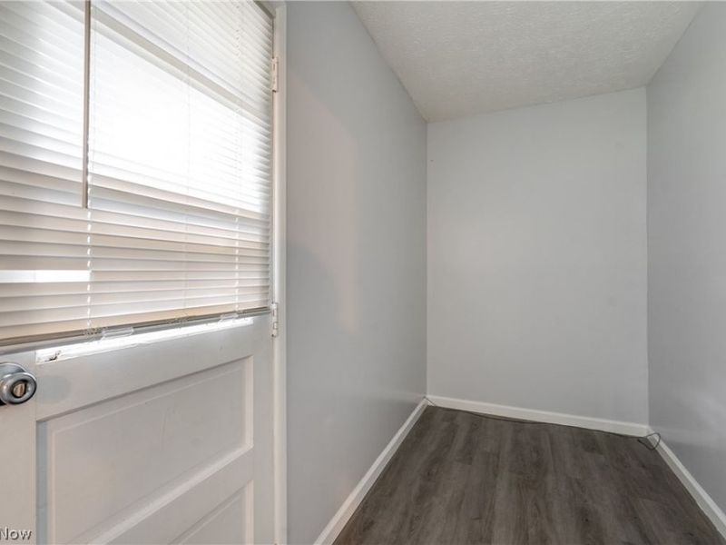 2415 Regentview Street NE, Canton, OH 44705 Photo 7