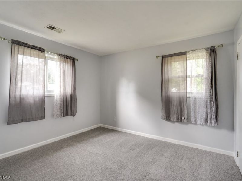 2415 Regentview Street NE, Canton, OH 44705 Photo 9