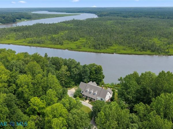 310 Old Fraziers Trail , West Point, VA 23181