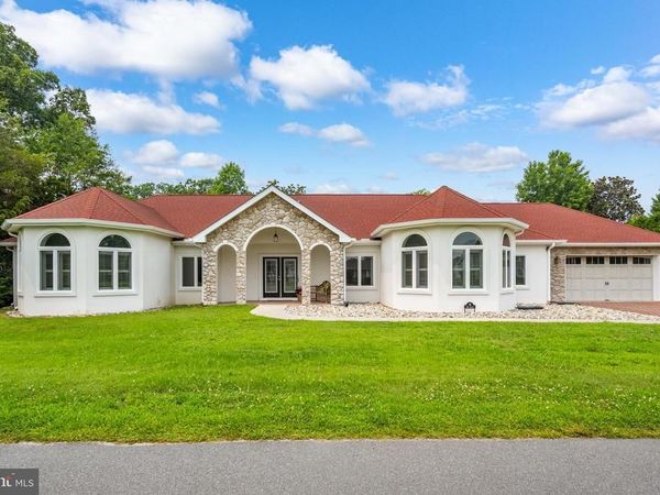 18 WEST AVENUE, OCEAN VIEW, DE 19970