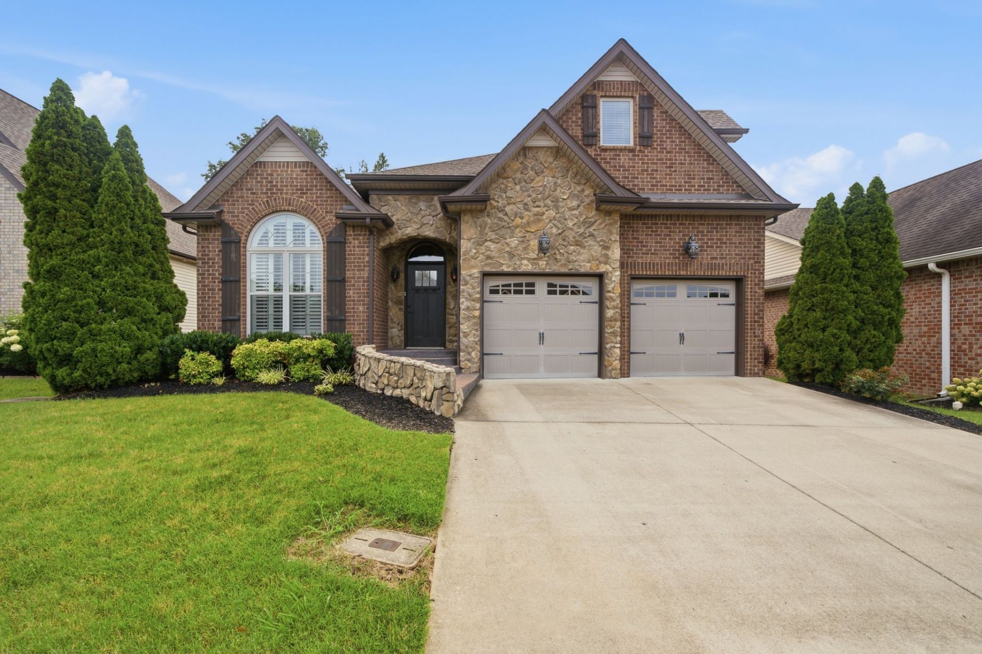 341 Turnberry Cir, Clarksville, TN 37043 Main Photo