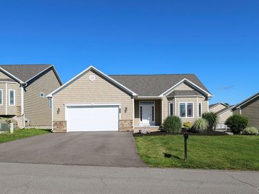 105 Austin Meadows Drive S, Manlius, NY 13104