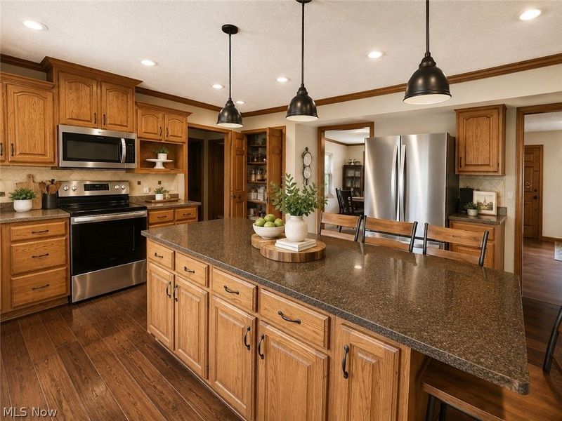 6834 Harbor Drive NW, Canton, OH 44718 Photo 12