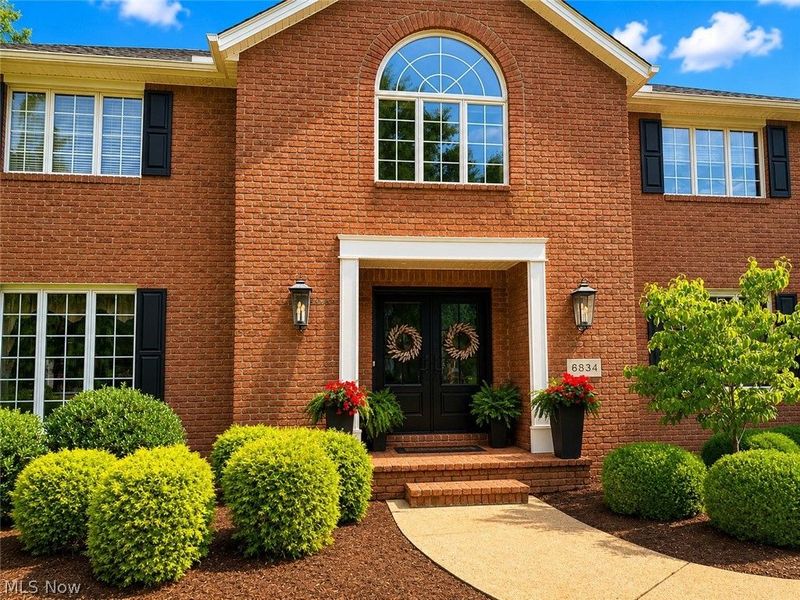 6834 Harbor Drive NW, Canton, OH 44718 Photo 2
