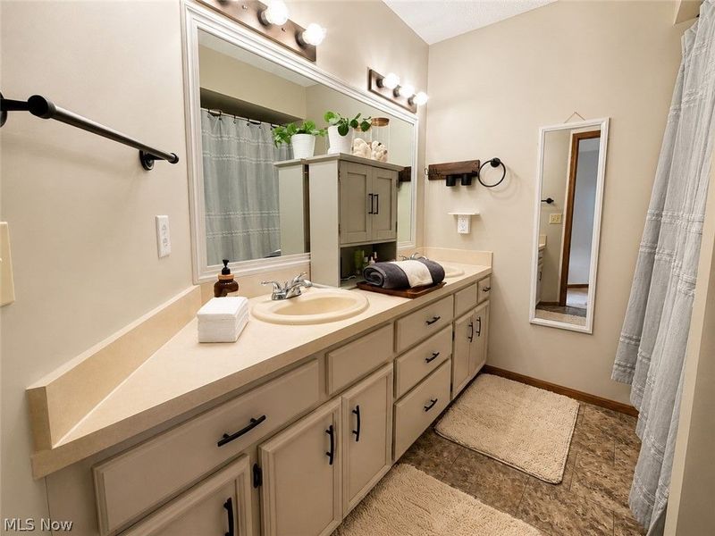 6834 Harbor Drive NW, Canton, OH 44718 Photo 23