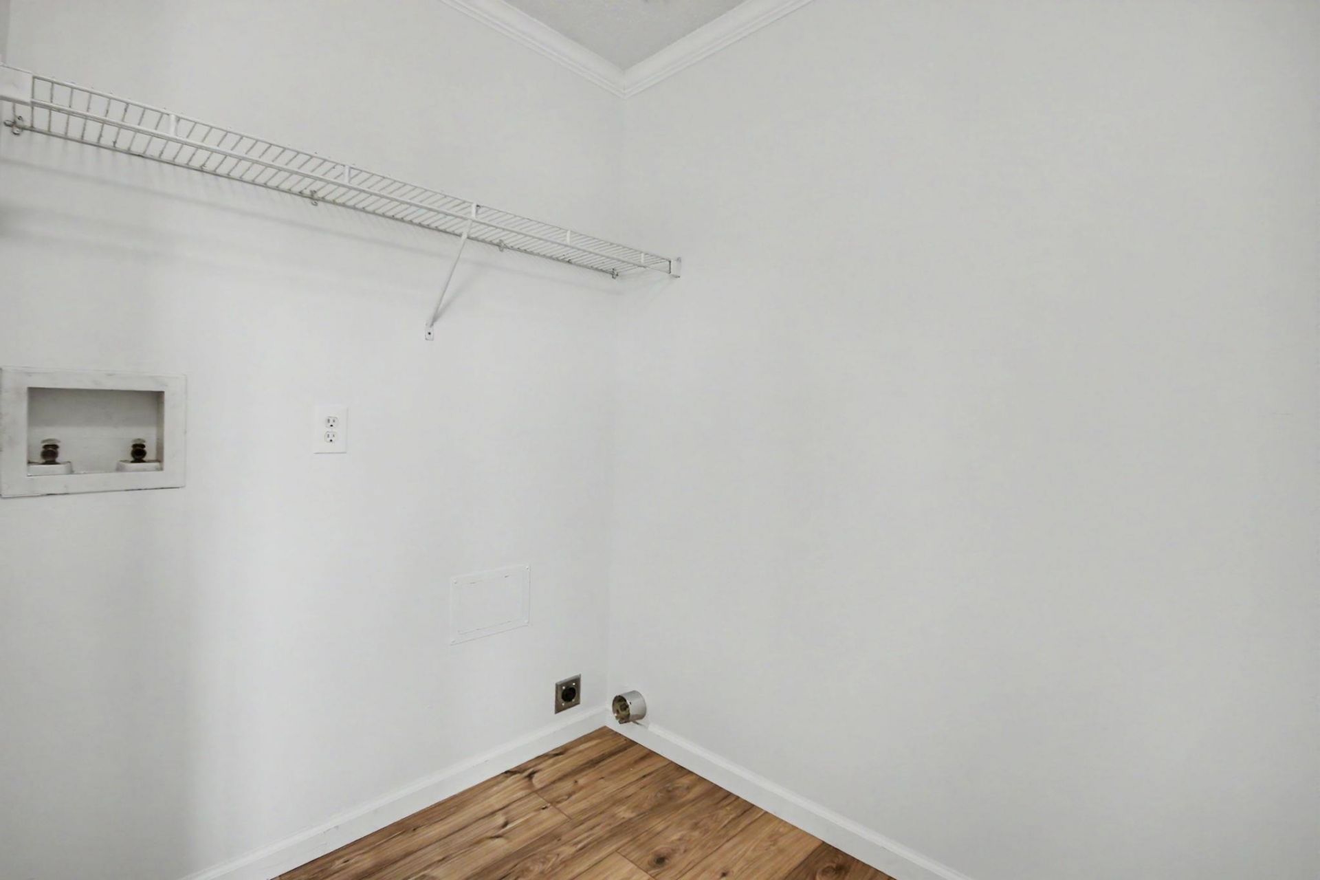 232 Weyburn St.  Photo 21