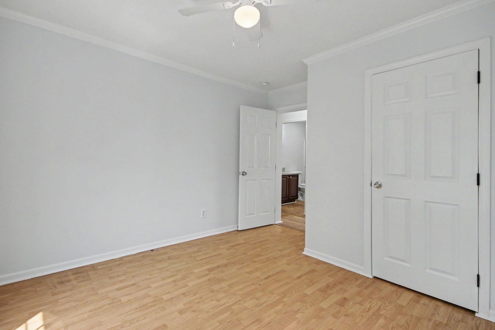 232 Weyburn St.  Photo 23