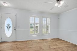 232 Weyburn St.  photo 4