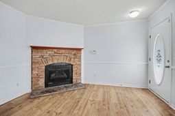 232 Weyburn St.  photo 4