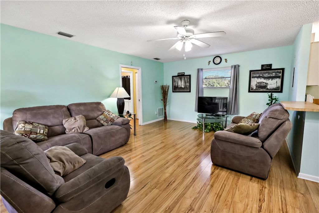 1129 Breezy Way, Unit 8F, Sebastian, FL 32958 Photo