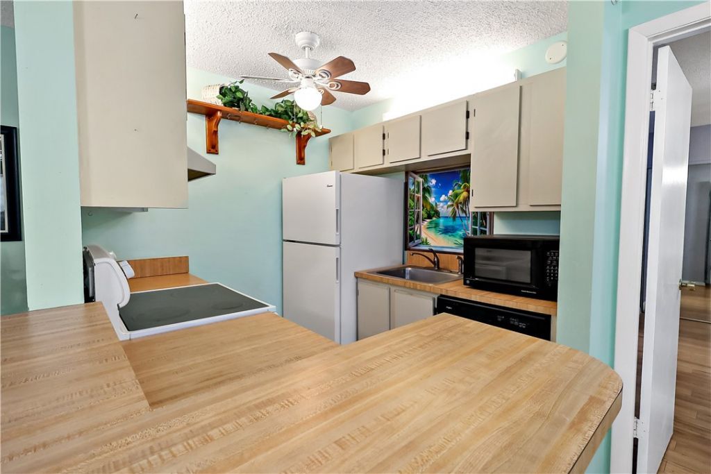 1129 Breezy Way, Unit 8F, Sebastian, FL 32958 Photo