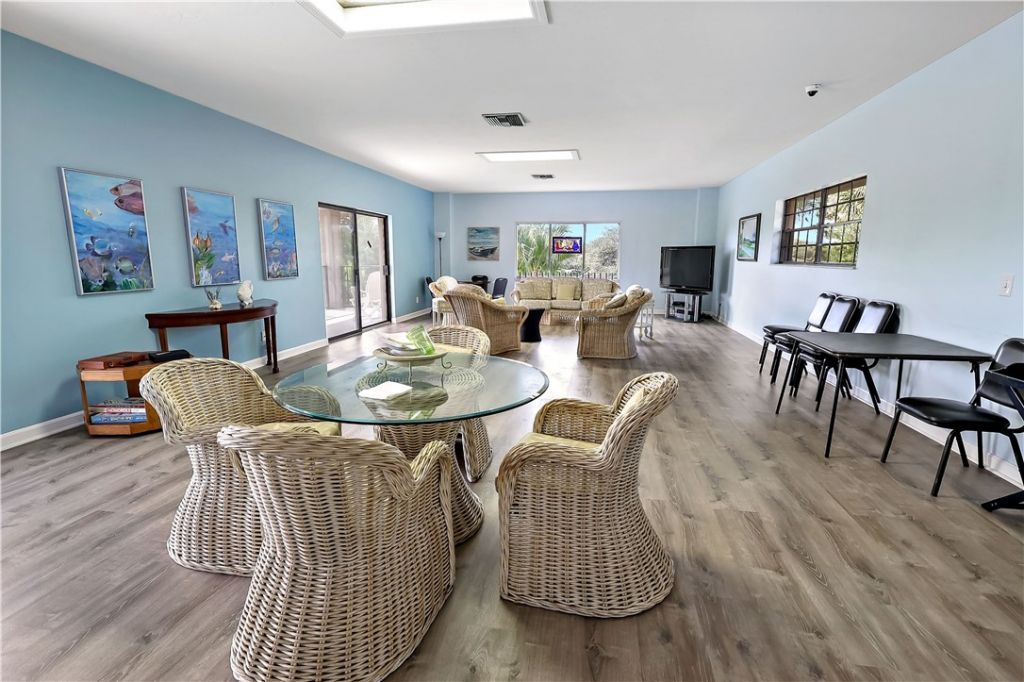 1129 Breezy Way, Unit 8F, Sebastian, FL 32958 Photo