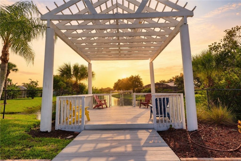 1129 Breezy Way, Unit 8F, Sebastian, FL 32958 Photo