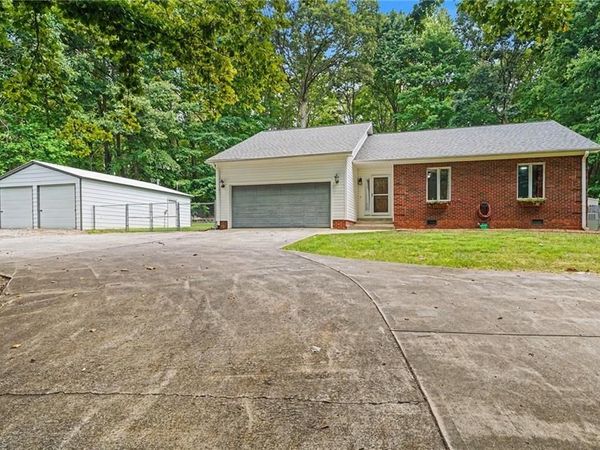 431 Georgetown Road, Winston-Salem, NC 27107