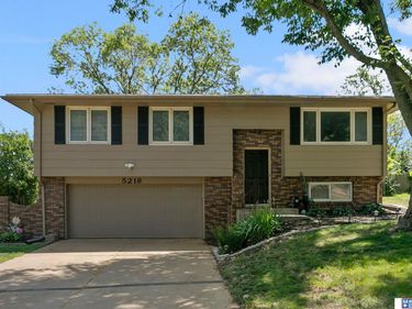 5218 S 39th Street, Lincoln, NE 68516