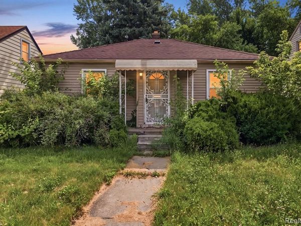 8220 Robson Street , Detroit, MI 48228