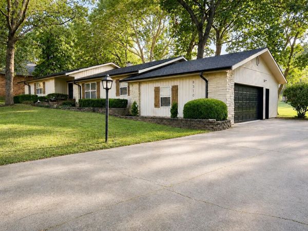 8310 Interlochen Drive, Nixa, MO 65714
