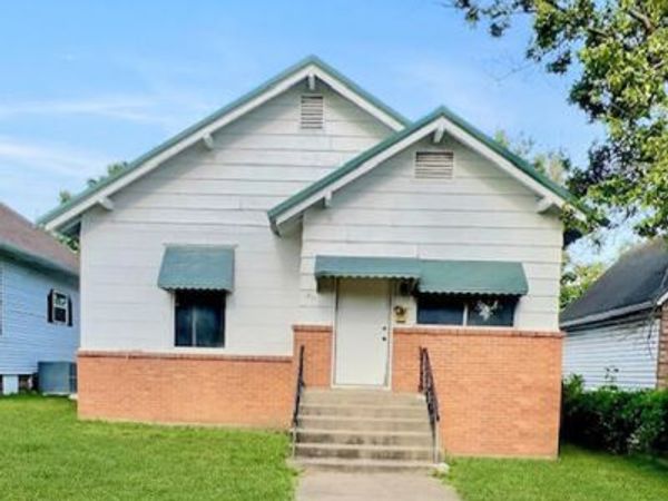 611 8th Street , Monett, MO 65708