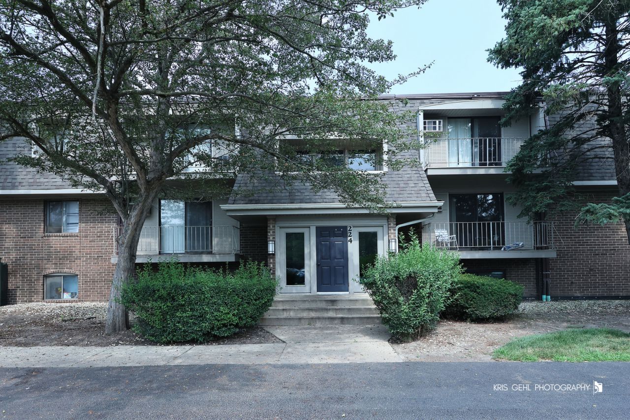 224 E Bailey Road , Naperville, IL 60565