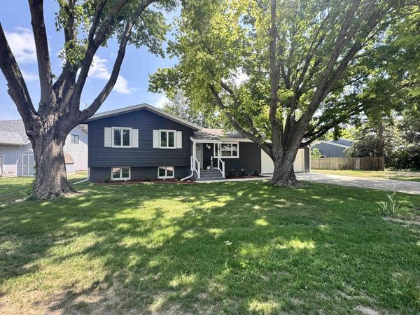 10 Evergreen Lane, McCook Lake, SD 57049
