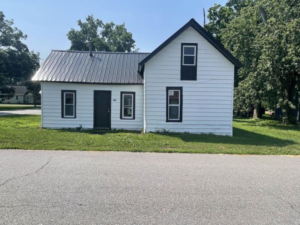 308 E John Street , Knox, IN 46534