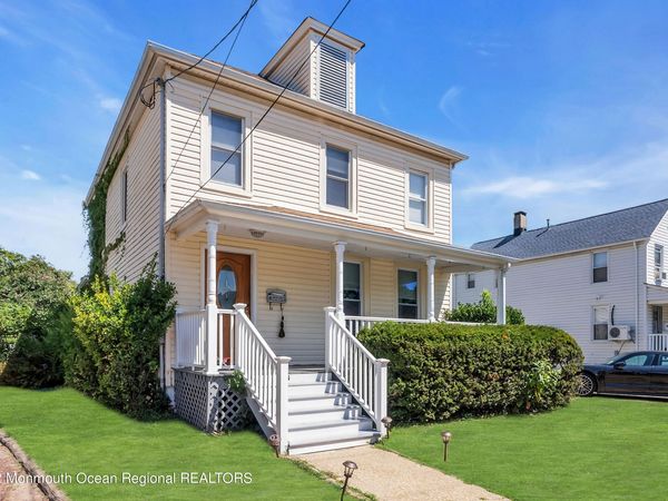 325 Roosevelt Avenue, Oakhurst, NJ 07755