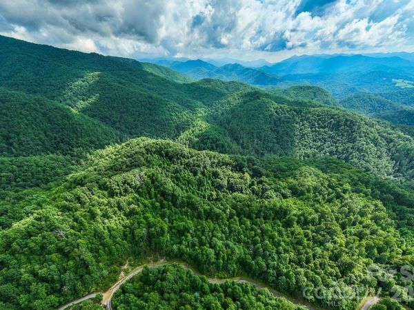 565 Pine Cone Trail , Marshall, NC 28753