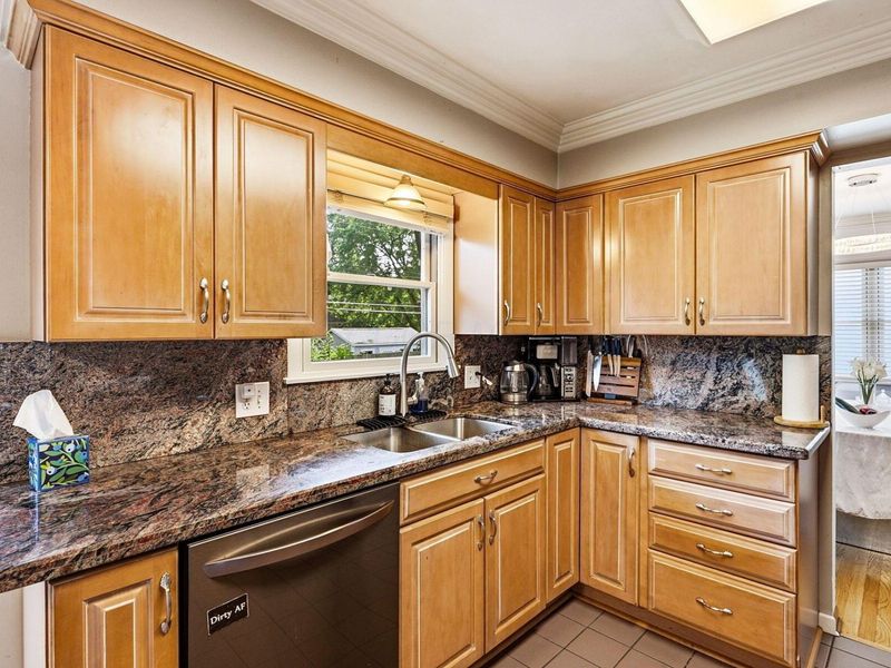 2445 Haverford Road , Columbus, OH 43220 Photo 14