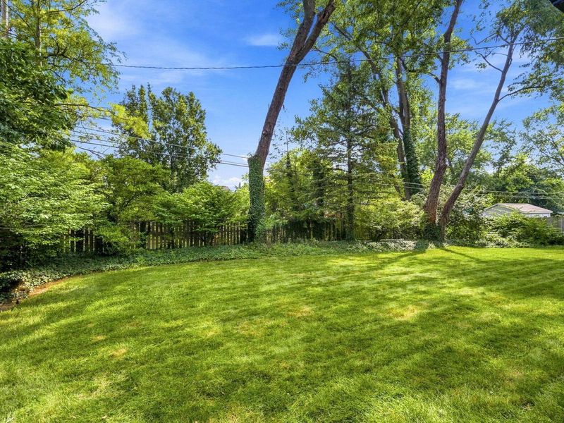2445 Haverford Road , Columbus, OH 43220 Photo 52