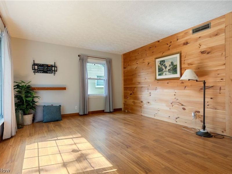2256 Bailey Road, Cuyahoga Falls, OH 44221 Photo 2