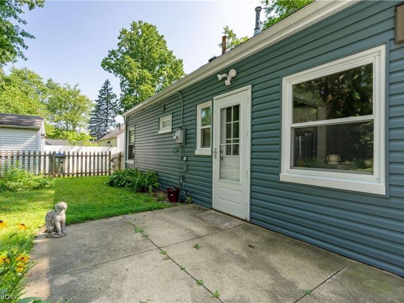 2256 Bailey Road, Cuyahoga Falls, OH 44221 Photo 4