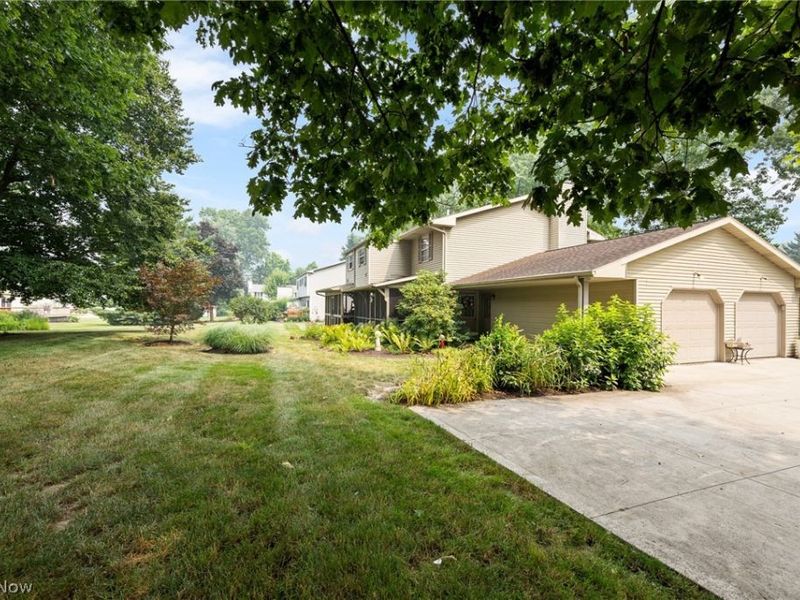 2927 Pleasant Street NW, North Canton, OH 44720 Photo 28