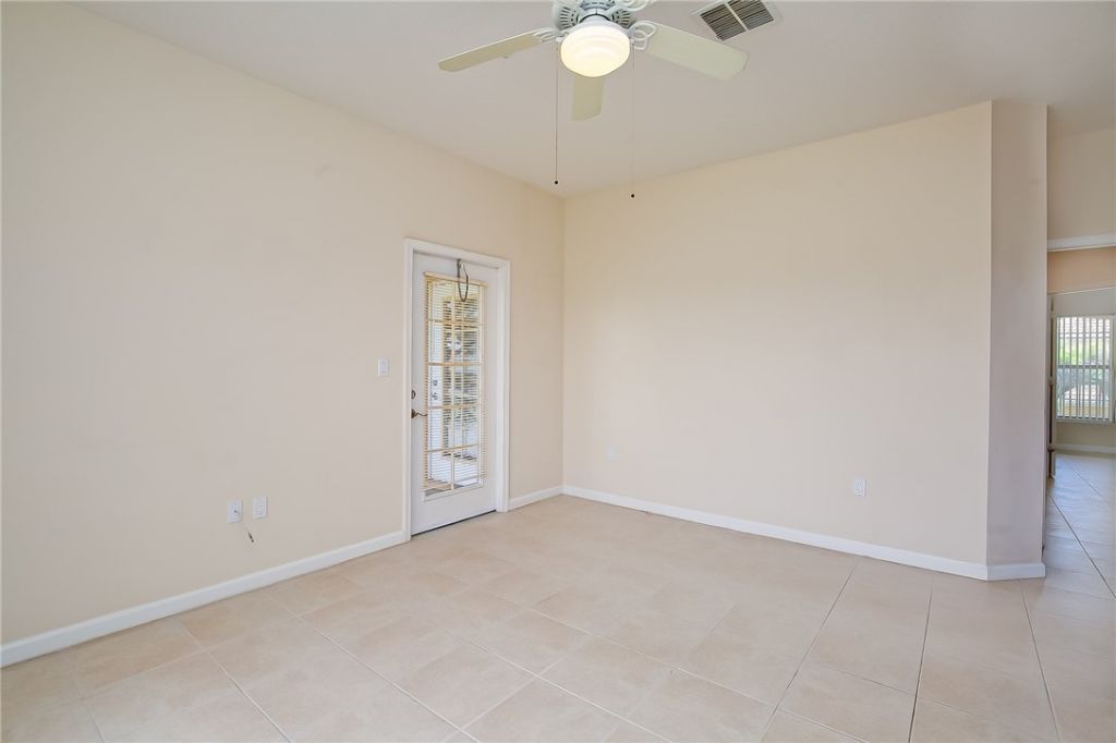 5015 Fairways Circle, Unit 305, Vero Beach, FL 32967 Photo