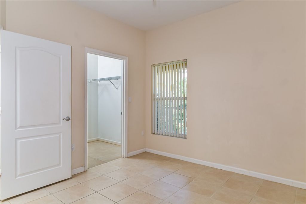 5015 Fairways Circle, Unit 305, Vero Beach, FL 32967 Photo