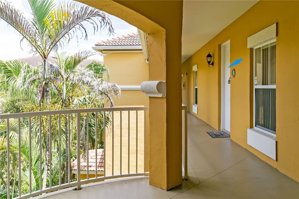 5015 Fairways Circle, Unit 305, Vero Beach, FL 32967 Photo